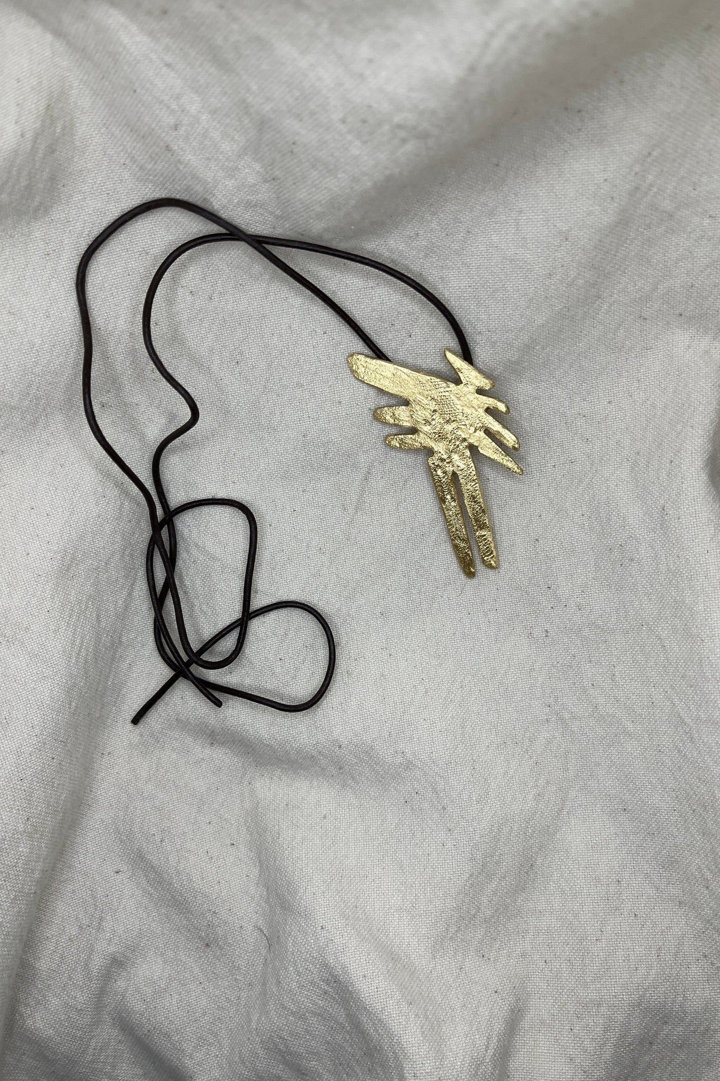oiseau matte necklace